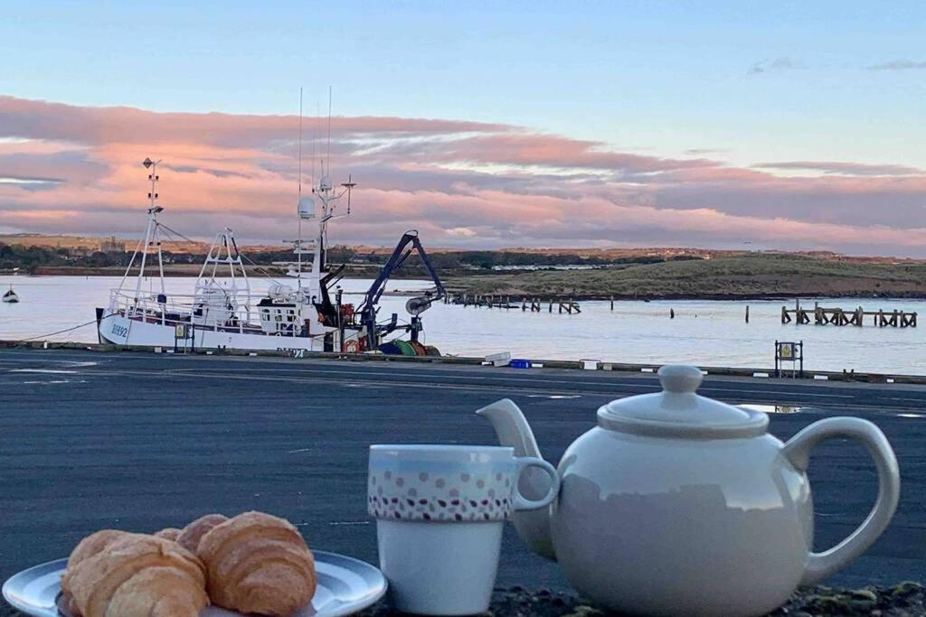 On The Harbour - Unrivalled Views Of Amble's Harbour And Estuary *